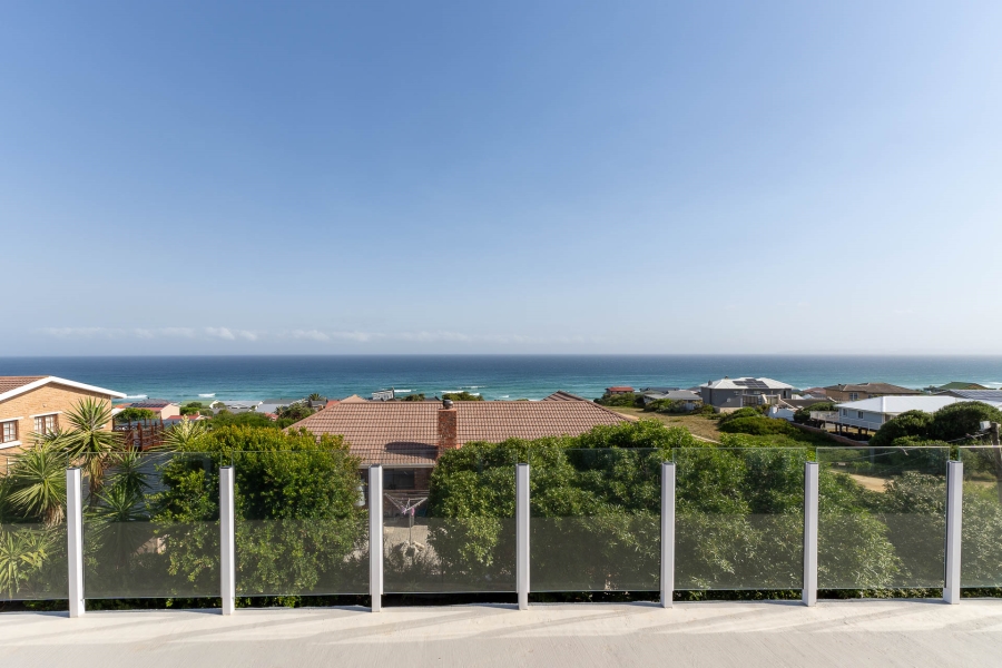 4 Bedroom Property for Sale in Dwarswegstrand Western Cape